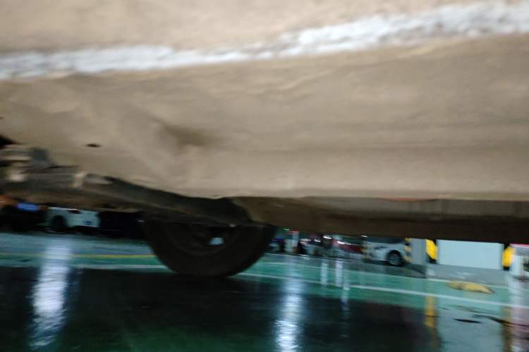 Used Dongfeng NAMMI BOX 2022 Revised Light Wind Edition 201 km Standard Version Chassis Front Left