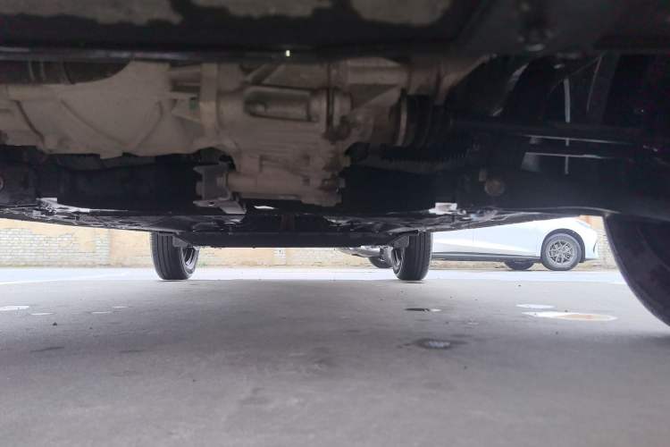 Used Dongfeng NAMMI BOX 2022 Revised Light Wind Edition 201 km Standard Version Chassis Front