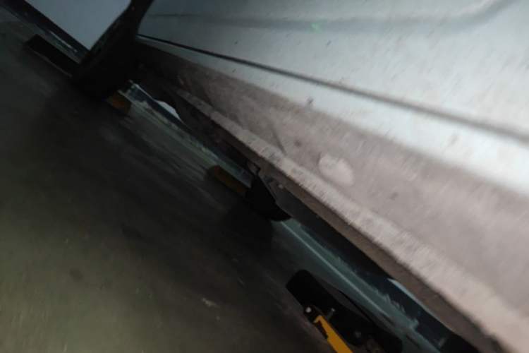 Used Dongfeng NAMMI BOX 2022 Light Wind Edition 201KM Advanced Model Chassis Front Right