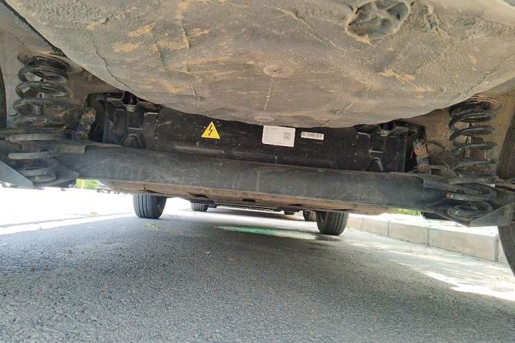 Used Dongfeng NAMMI BOX 2022 Revised Light Wind Edition 201 km Standard Version Chassis Rear