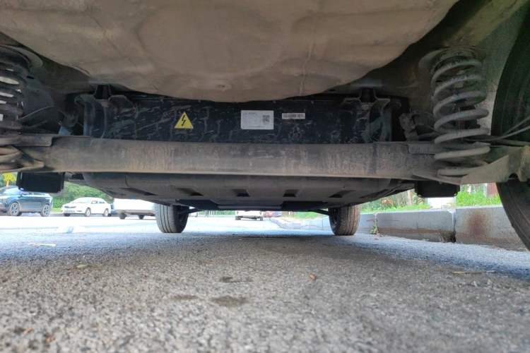 Used Dongfeng NAMMI BOX 2022 Revised Light Wind Edition 201 km Standard Version Chassis Rear