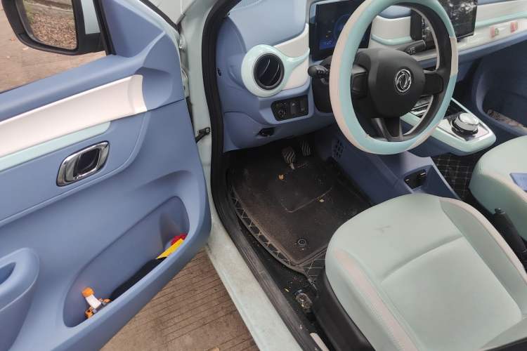 Used Dongfeng NAMMI BOX 2022 Champion Edition Light Wind Version 201KM Standard Model Driver Seat