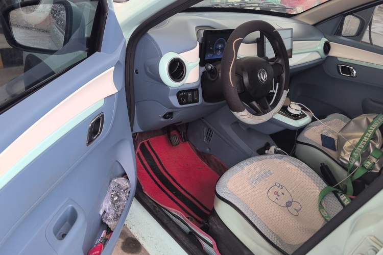 Used Dongfeng NAMMI BOX 2022 Revised Light Wind Edition 201 km Standard Version Driver Seat