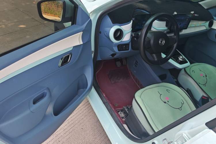 Used Dongfeng NAMMI BOX 2022 Chasing Wind Edition 331 km Standard Model Driver Seat