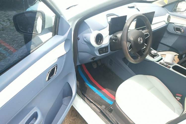 Used Dongfeng NAMMI BOX 2022 Chasing Wind Edition 351 km Advanced Model Driver Seat