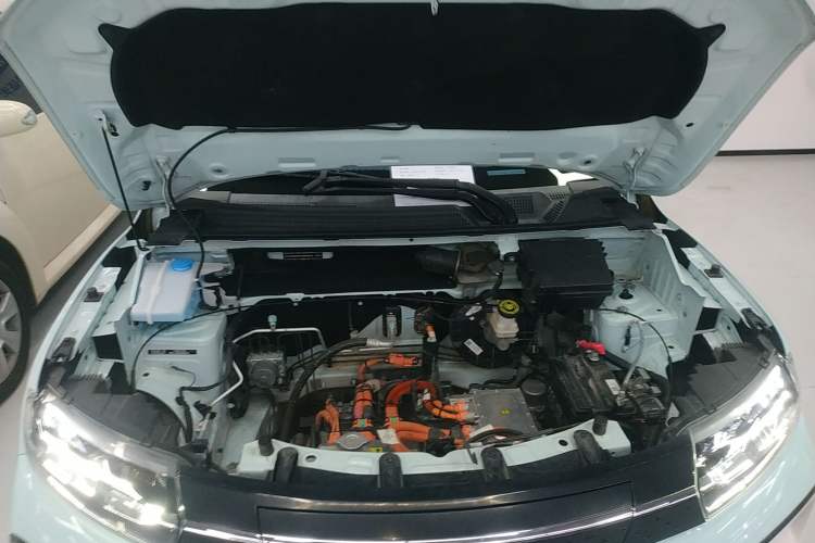 Used Dongfeng NAMMI BOX 2022 Chasing Wind Edition 331 km Standard Model Engine Bay