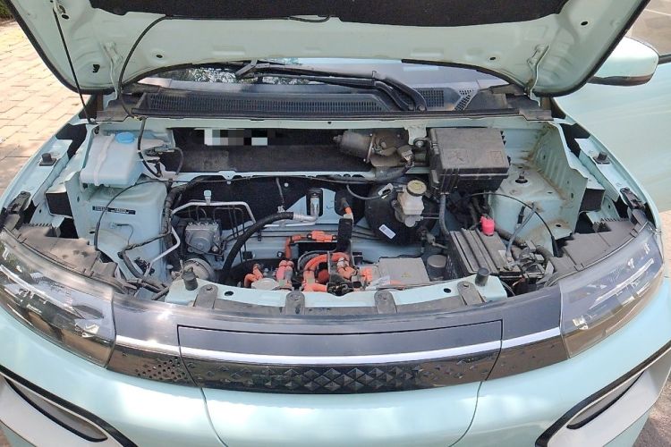Used Dongfeng NAMMI BOX 2022 Revised Light Wind Edition 201 km Standard Version Engine Bay