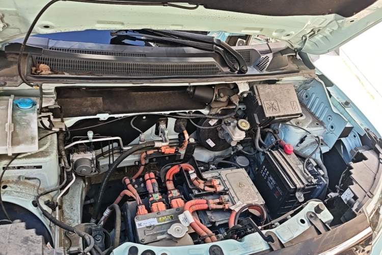 Used Dongfeng NAMMI BOX 2022 Light Wind Edition 201KM Standard Model Engine Bay