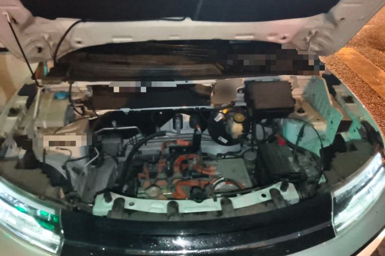 Used Dongfeng NAMMI BOX 2022 Revised Light Wind Edition 201 km Standard Version Engine Bay