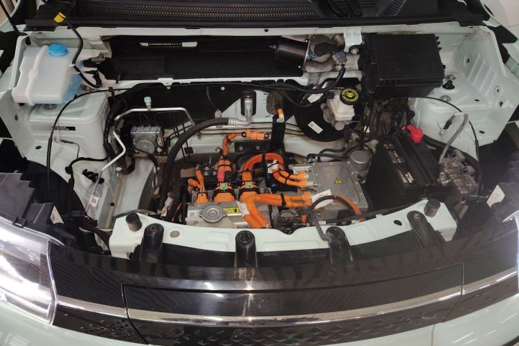 Used Dongfeng NAMMI BOX 2022 Revised Light Wind Edition 201 km Standard Version Engine Bay
