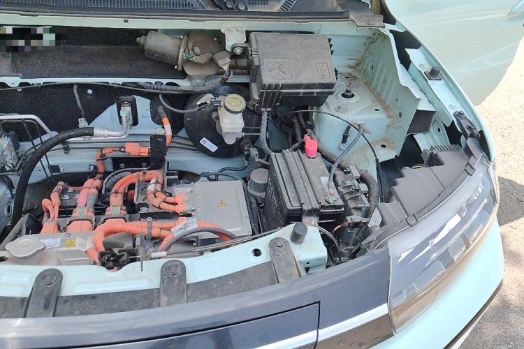 Used Dongfeng NAMMI BOX 2022 Revised Light Wind Edition 201 km Standard Version Engine Bay Left