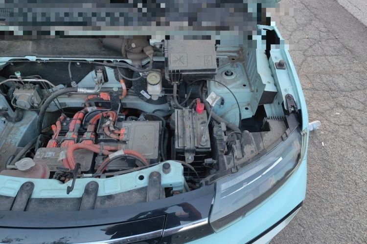 Used Dongfeng NAMMI BOX 2022 Revised Light Wind Edition 201 km Standard Version Engine Bay Left
