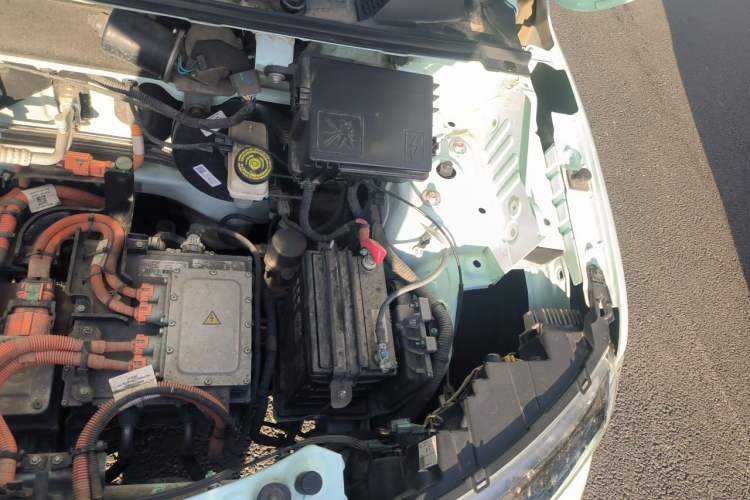 Used Dongfeng NAMMI BOX 2022 Chasing Wind Edition 331KM Advanced Model Engine Bay Left