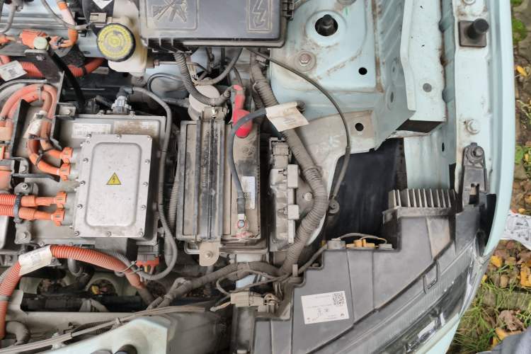 Used Dongfeng NAMMI BOX 2022 Chasing Wind Edition 331 km Standard Model Engine Bay Left