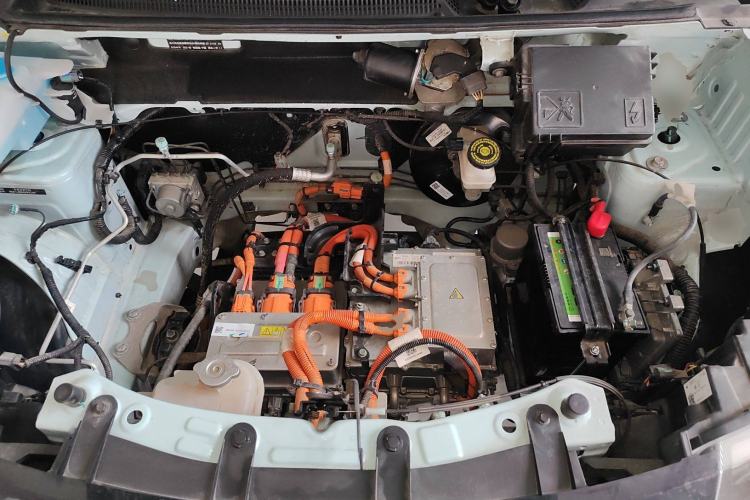 Used Dongfeng NAMMI BOX 2022 Revised Light Wind Edition 201 km Standard Version Engine Bay