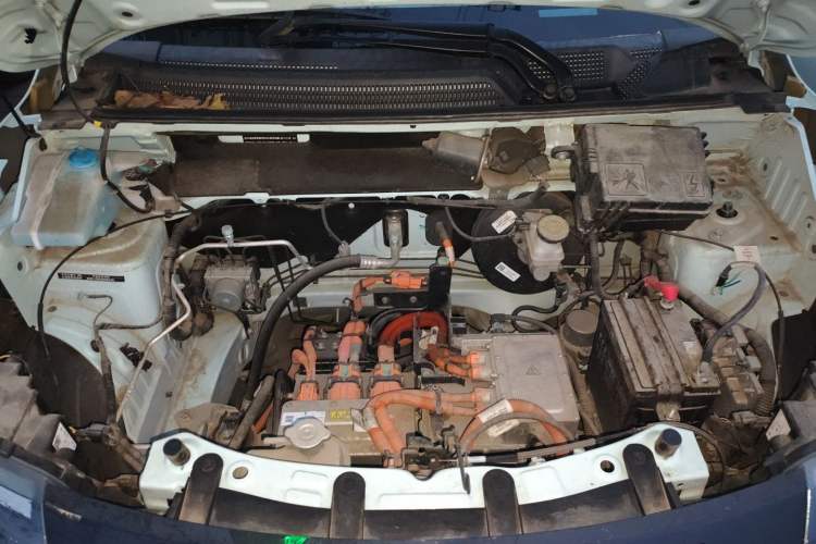Used Dongfeng NAMMI BOX 2022 Revised Light Wind Edition 201 km Standard Version Engine Bay