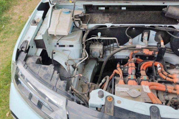 Used Dongfeng NAMMI BOX 2022 Chasing Wind Edition 331 km Standard Model Engine Bay Right