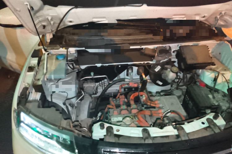 Used Dongfeng NAMMI BOX 2022 Revised Light Wind Edition 201 km Standard Version Engine Bay Right