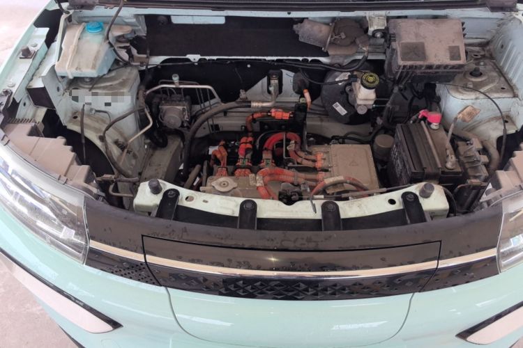 Used Dongfeng NAMMI BOX 2022 Revised Light Wind Edition 201 km Standard Version Engine Bay Right