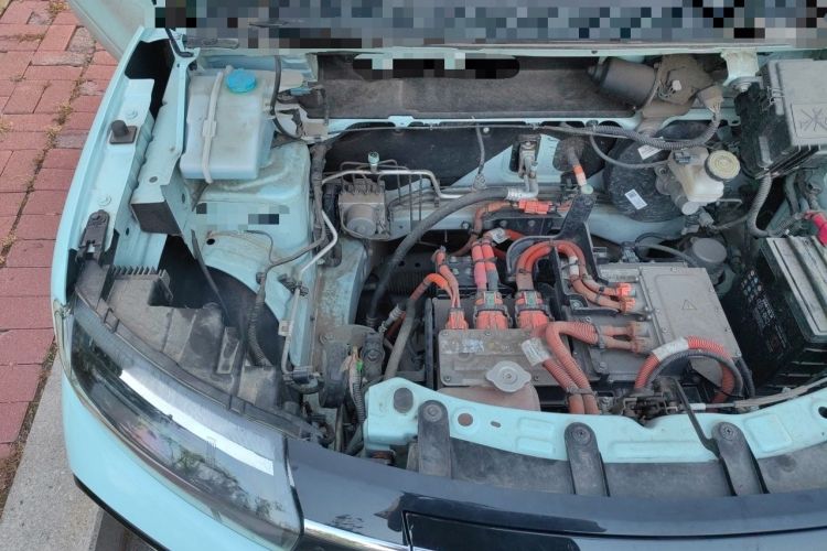 Used Dongfeng NAMMI BOX 2022 Revised Light Wind Edition 201 km Standard Version Engine Bay Right