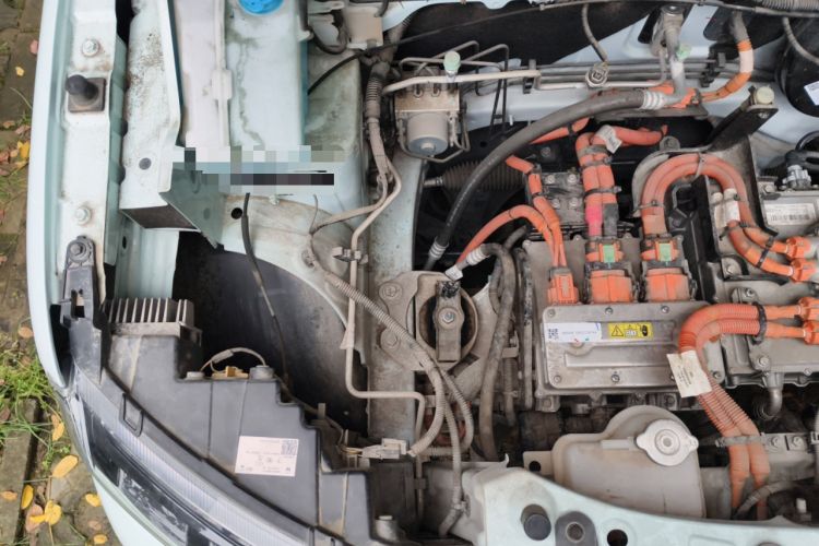 Used Dongfeng NAMMI BOX 2022 Chasing Wind Edition 331 km Standard Model Engine Bay Right