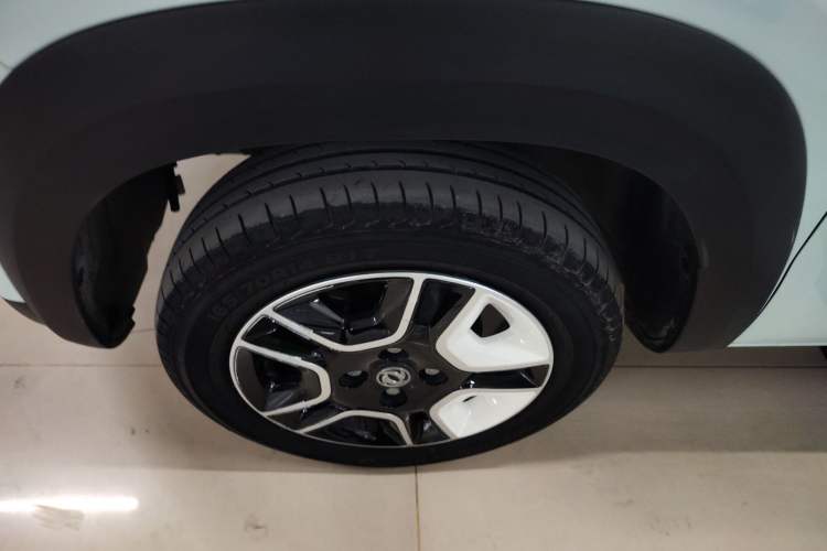 Used Dongfeng NAMMI BOX 2022 Revised Light Wind Edition 201 km Standard Version Exterior 1
