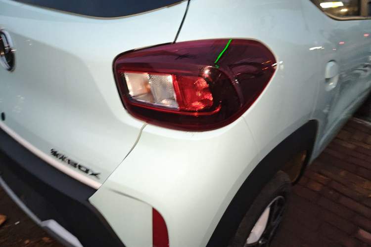 Used Dongfeng NAMMI BOX 2022 Revised Light Wind Edition 201 km Standard Version Exterior 6