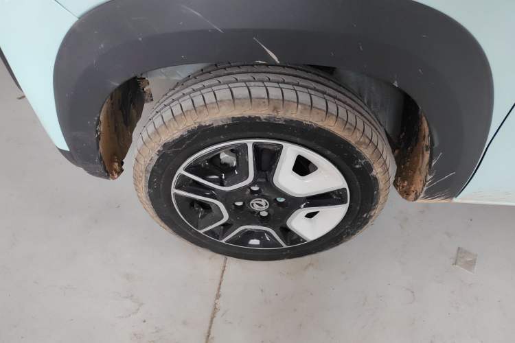 Used Dongfeng NAMMI BOX 2022 Revised Light Wind Edition 201 km Standard Version Exterior 7