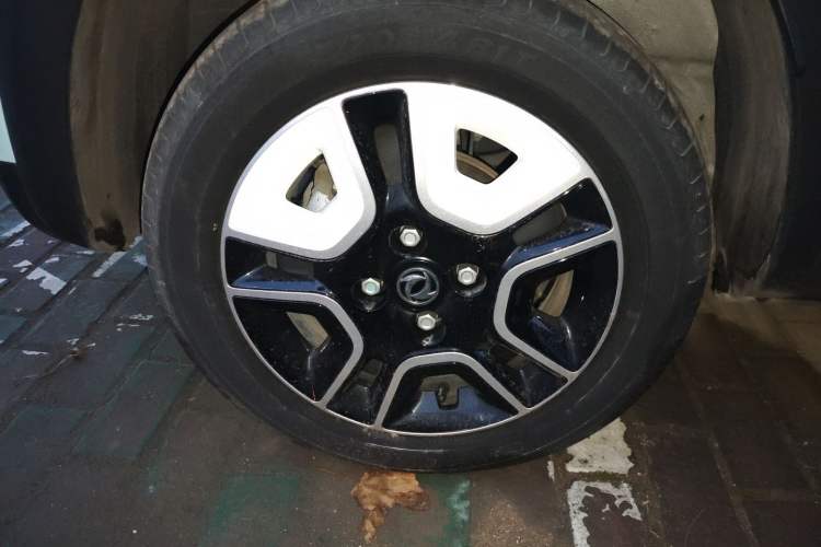 Used Dongfeng NAMMI BOX 2022 Revised Light Wind Edition 201 km Standard Version Exterior 7