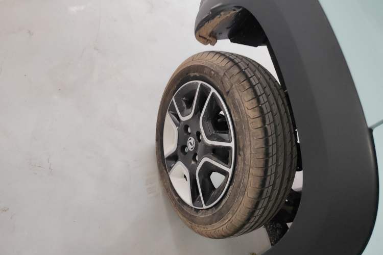 Used Dongfeng NAMMI BOX 2022 Revised Light Wind Edition 201 km Standard Version Exterior 8