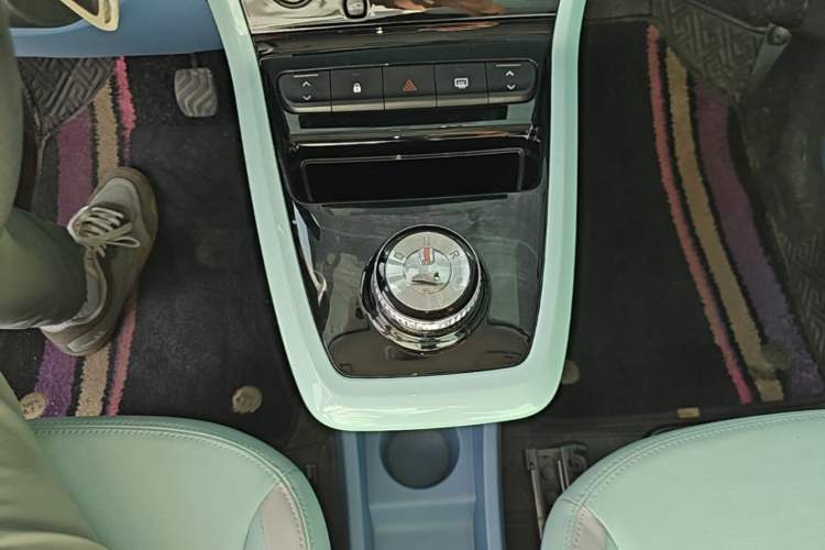 Used Dongfeng NAMMI BOX 2022 Chasing Wind Edition 331 km Standard Model Gear Lever