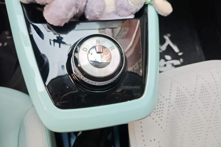 Used Dongfeng NAMMI BOX 2022 Chasing Wind Edition 331KM Advanced Model Gear Lever
