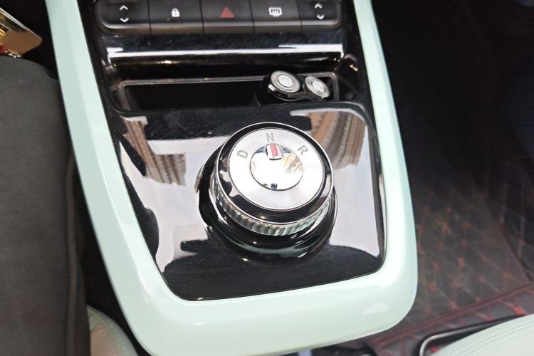 Used Dongfeng NAMMI BOX 2022 Chasing Wind Edition 331 km Standard Model Gear Lever