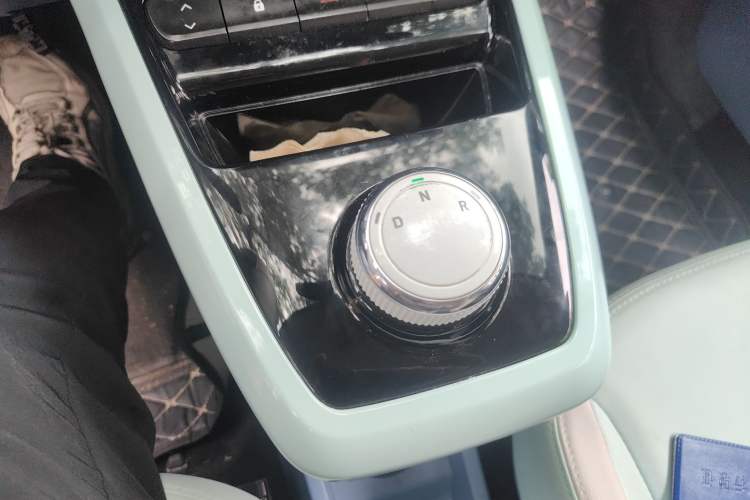 Used Dongfeng NAMMI BOX 2022 Champion Edition Light Wind Version 201KM Standard Model Gear Lever