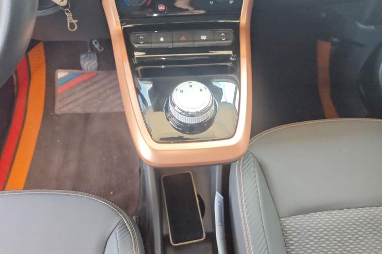 Used Dongfeng NAMMI BOX 2022 Champion Edition Light Wind Version 201KM Standard Model Gear Lever