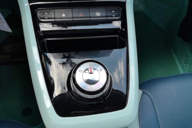 Used Dongfeng NAMMI BOX 2022 Chasing Wind Edition 331KM Advanced Model Gear Lever