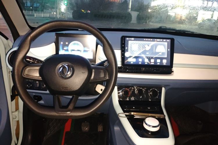 Used Dongfeng NAMMI BOX 2022 Revised Light Wind Edition 201 km Standard Version Interior 2