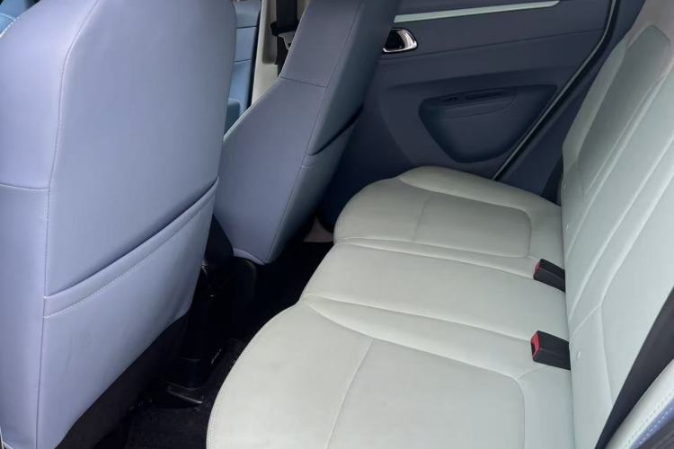 Used Dongfeng NAMMI BOX 2022 Light Wind Edition 201KM Lightning Model Interior 3