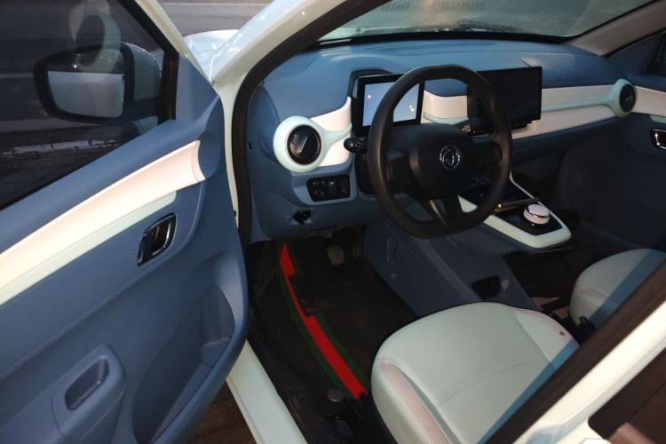Used Dongfeng NAMMI BOX 2022 Revised Light Wind Edition 201 km Standard Version Interior 3