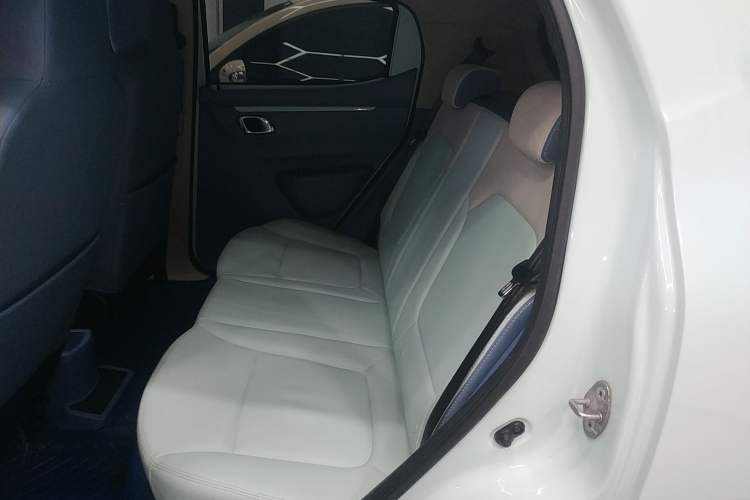 Used Dongfeng NAMMI BOX 2022 Chasing Wind Edition 331 km Standard Model Interior 4