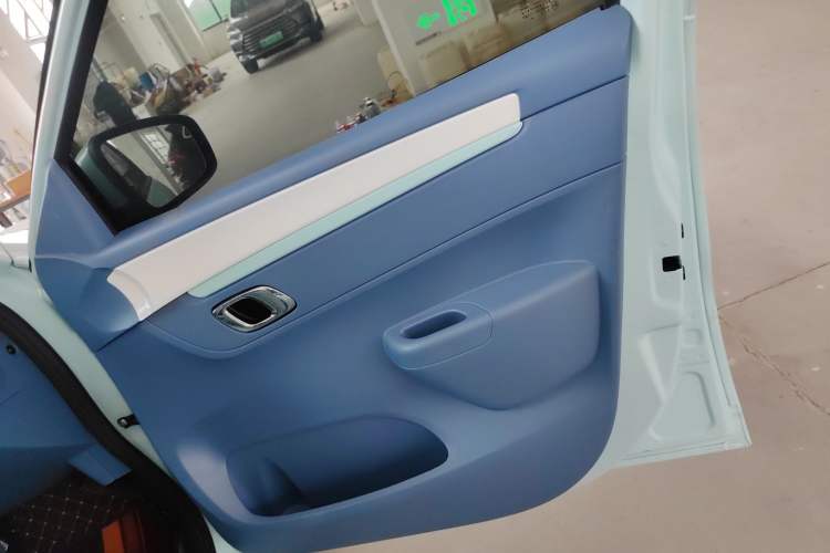 Used Dongfeng NAMMI BOX 2022 Revised Light Wind Edition 201 km Standard Version Interior 5