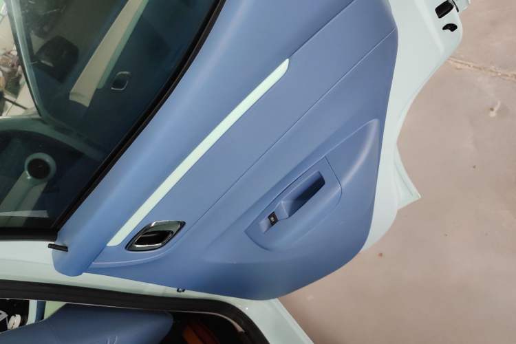 Used Dongfeng NAMMI BOX 2022 Revised Light Wind Edition 201 km Standard Version Interior 6