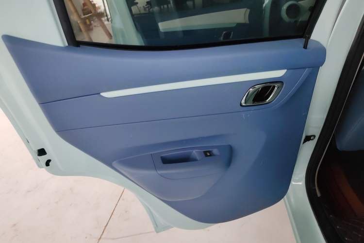 Used Dongfeng NAMMI BOX 2022 Revised Light Wind Edition 201 km Standard Version Interior 8