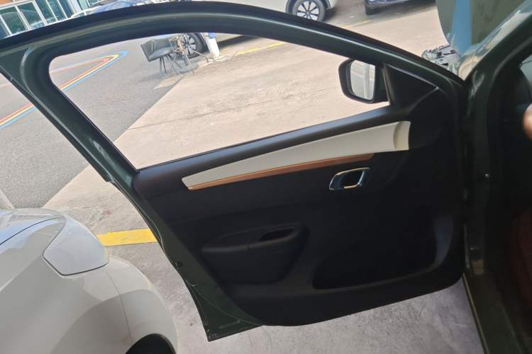 Used Dongfeng NAMMI BOX 2022 Champion Edition Light Wind Version 201KM Standard Model Left Front Door Interior