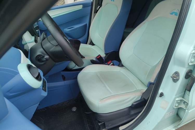 Used Dongfeng NAMMI BOX 2022 Revised Light Wind Edition 201 km Standard Version Left Front Seat