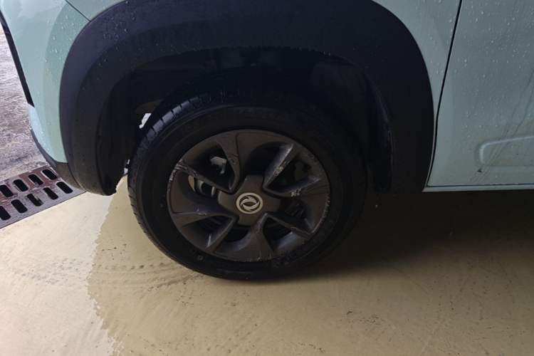 Used Dongfeng NAMMI BOX 2022 Chasing Wind Edition 351 km Advanced Model Left Front Wheel Hub
