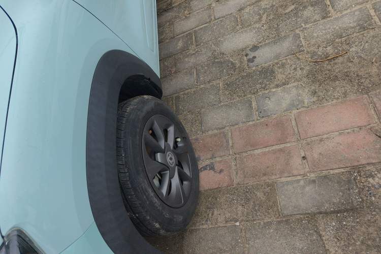Used Dongfeng NAMMI BOX 2022 Chasing Wind Edition 331KM Advanced Model Left Front Wheel Hub