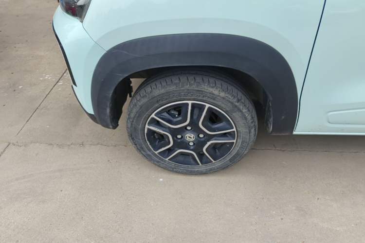 Used Dongfeng NAMMI BOX 2022 Revised Light Wind Edition 201 km Standard Version Left Front Wheel Hub