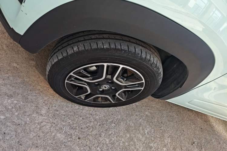 Used Dongfeng NAMMI BOX 2022 Light Wind Edition 201KM Standard Model Left Front Wheel Hub