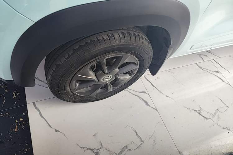 Used Dongfeng NAMMI BOX 2022 Chasing Wind Edition 331KM Advanced Model Left Front Wheel Hub